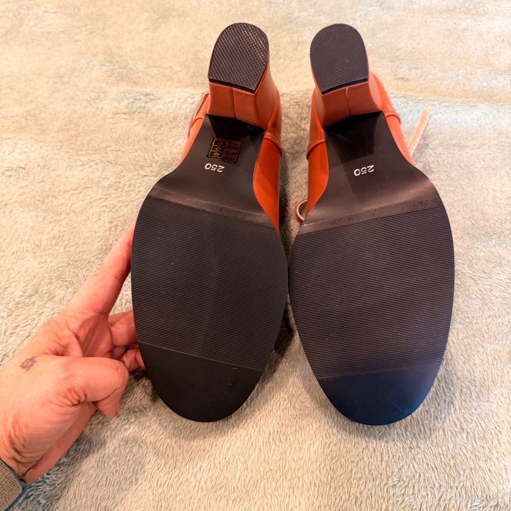 T-Strap Brogue Flats in women’s size 8 new no box - Picture 6 of 14